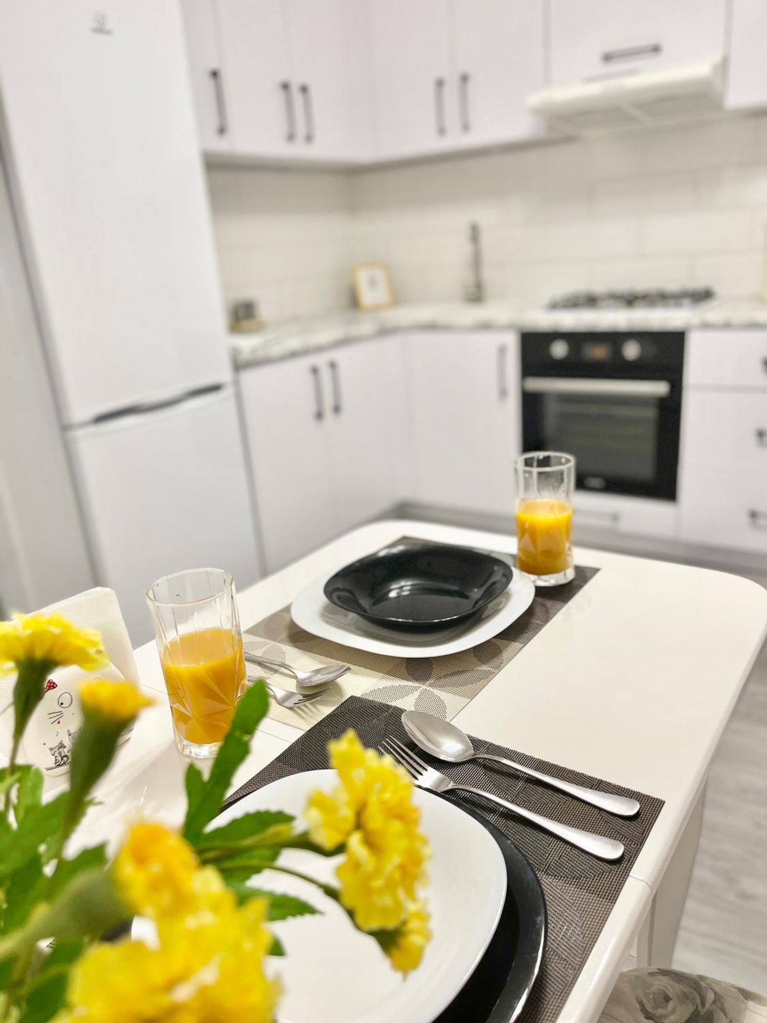 Sunny Home Apartments Апартаменти У Новобудові Поряд Медичний Центр Angelholm Дуже Чисто! Tjernivtsi Eksteriør billede
